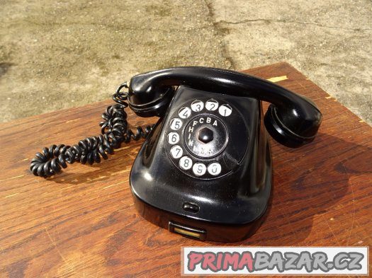 Starý černý bakelitový telefon - bulharský – fotografie 2