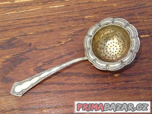 Krásný starý alpakový cedníček na čaj – fotografie 2