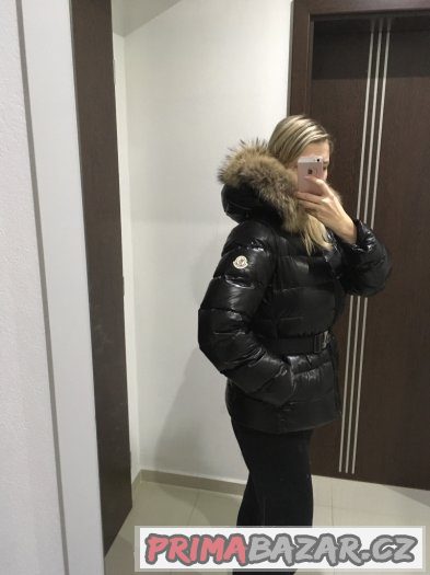 Dámská péřová bunda “Moncler”. – fotografie 1