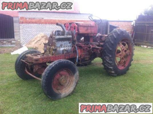 Rumunský traktor UTB – fotografie 4