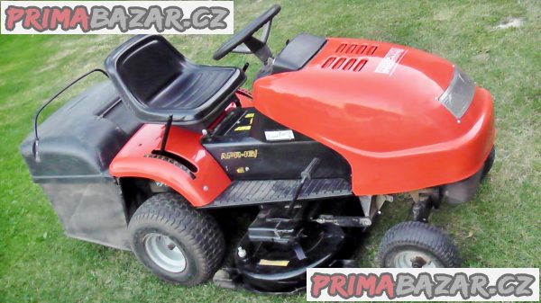 Prodám POLO-profesionální /ČESKÝ!!/ travní traktor Wiskonsin-APR 16-102  - NA OPRAVU - SEŘÍZENÍ ??? /VPŘED JEDE POUZE NA 1.RYCHLOST MÍSTO 9./ = 23 000,- – fotografie 2