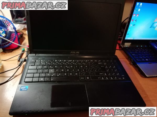 Notebook Asus X55a – fotografie 1
