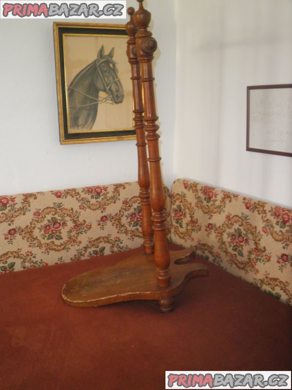 Dřevěný zouvák (němý sluha), 19. stol – fotografie 3
