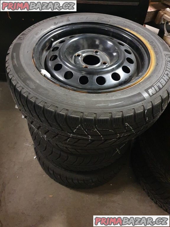 Plechove disky opel 4x100 5.5jx14 et36 pneu michelin 175/65 r14 60% vzorek zimní cena je za všechny 4 disky i