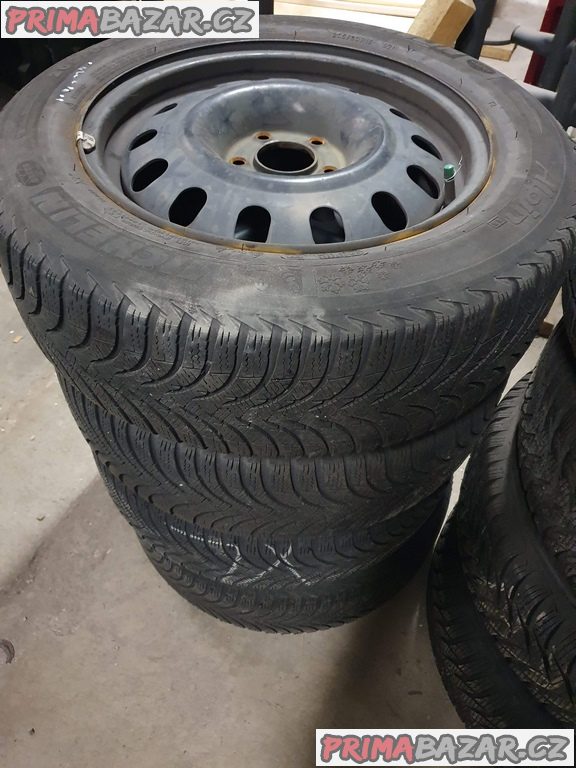 Plechove disky stredova dira 65.1 5x108 6.5jx16 et44 pneu zimní michelin 205/60 r16 92h 2x50% a 2x30% vzorek cena je za všechny 4 disky i s p