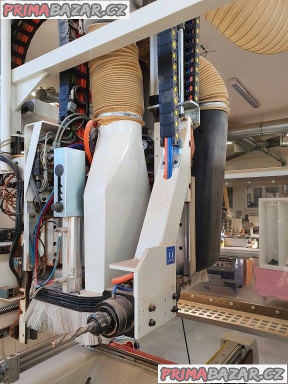 CNC dřevoobráběcí centrum – fotografie 3