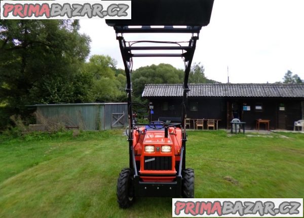 Traktor Hinomoto 23N-DiN – fotografie 3