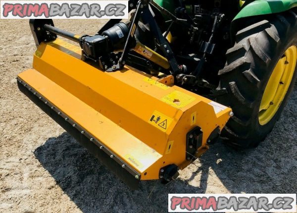 Traktor John Deere 4HST/ 300 – fotografie 2