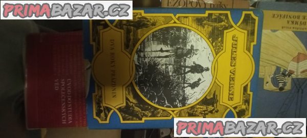 Knihy Jules Verne – fotografie 1