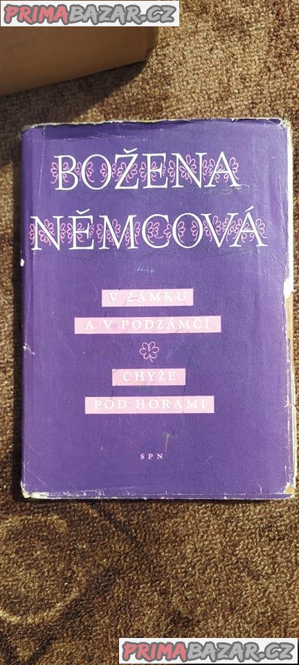 Knihy Božena Němcová – fotografie 6