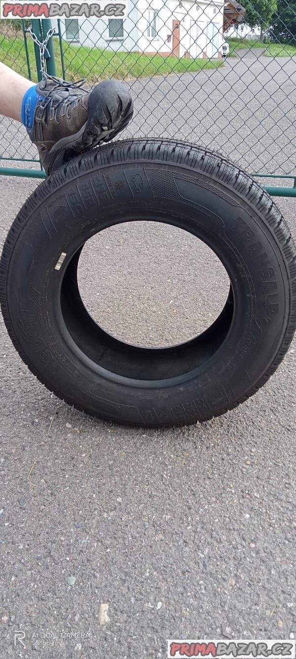 Prodám zimní pneumatiky značky Kleber transalp 215/65R15 cena je 6000 tel na mě je 723537304 – fotografie 2