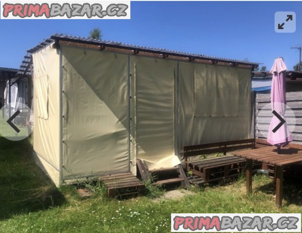OBYTNÝ KARAVAN + dřevěná bouda – fotografie 10