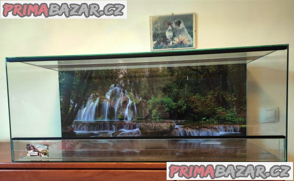 Terárium 80x40x40 nove .Polyuretanové pozadi. Vhodné pro agamy, želvy hady. Posouvaci dvířka. Vrchni dolní větrání. Předání Praha nebo Kralupy nad Vltavou. Eventuálně mohu dopravit – fotografie 1
