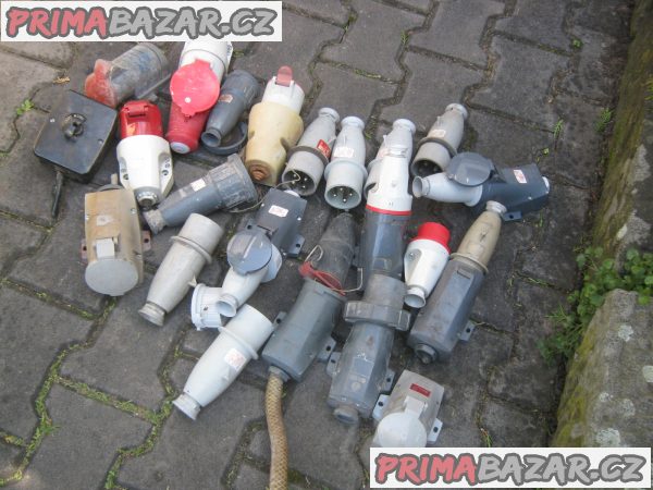 Prodám starší zástrčky a zásuvky 16a. 32 a.na 380 voltů.Cena za kus 35 kč. při odběru všech. – fotografie 3