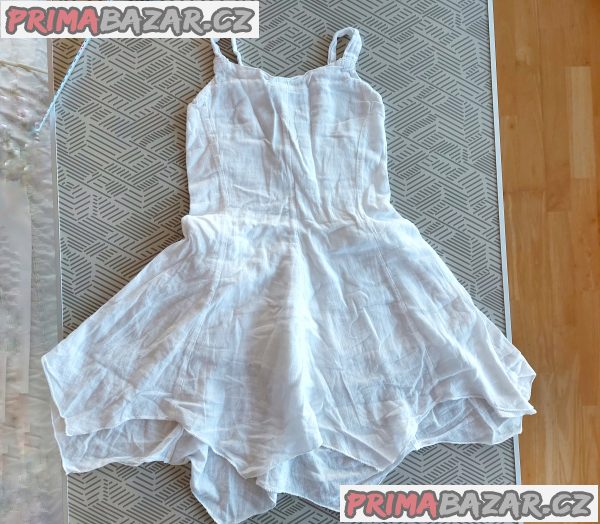 Krásné letní lehké šaty s cípy, 6 - 8 let – fotografie 1