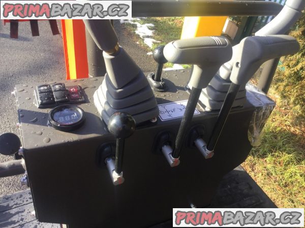 Bagr CR10, nejlevnější, dieselový minibagr 850 kg – fotografie 6