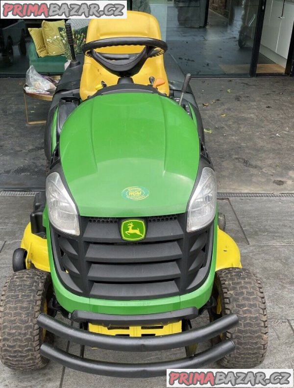John deere X155R jezdí na sekačce na trávu – fotografie 8