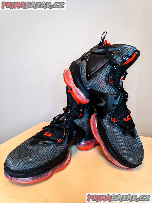 Nové basketbalové boty Nike Lebron 19 – fotografie 1