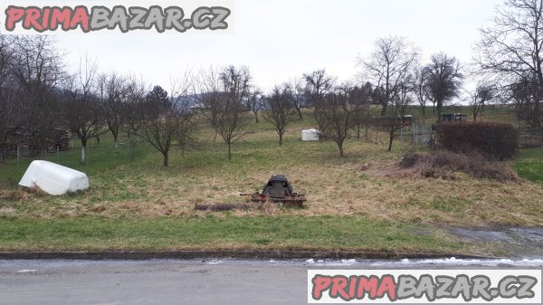 Prodej pozemku v Chomýži – fotografie 1