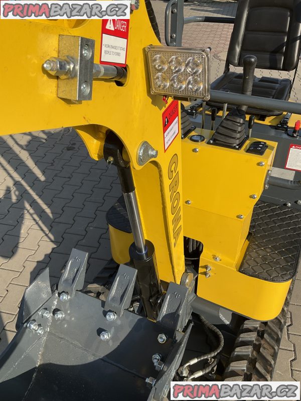 Bagr CSE10, 1000 kg, mimoosý, diesel – fotografie 3