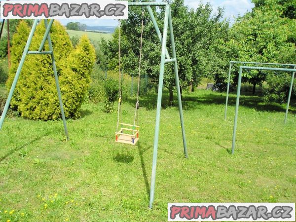 Zahradní  houpačka – fotografie 1