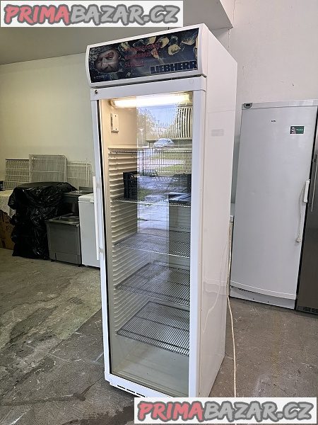 386 Prosklená lednice chladnice vitrína LIEBHERR FKDv 4302 – fotografie 3