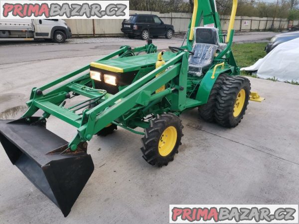 Malotraktor s čelním nakladačem 4x4 Ferrari W22-3-3W – fotografie 1