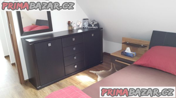 Kvalitní dubová postel – fotografie 3