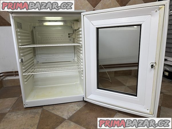 533 Prosklená lednice chladnice vitrína LIEBHERR – fotografie 3