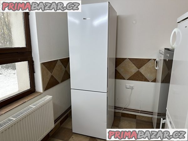 702 Lednice kombinovaná MIELE KFN 29132D ws NOFROST A++ – fotografie 1