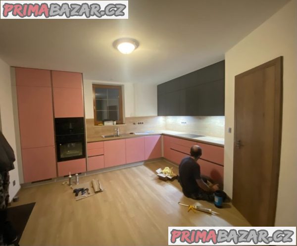 Nepoužívaná lakovaná kuchyně Nobilia – fotografie 5