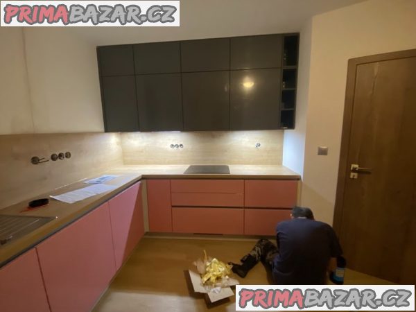 Nepoužívaná lakovaná kuchyně Nobilia – fotografie 7