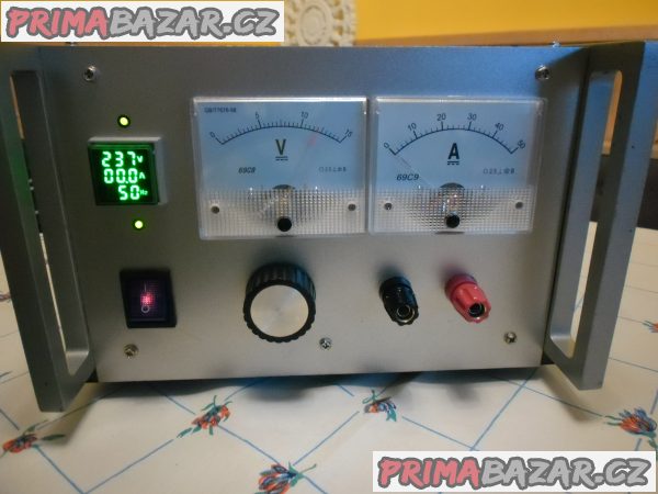 Výkonný napájecí zdroj pro radiostanice 13,8V/40A – fotografie 1