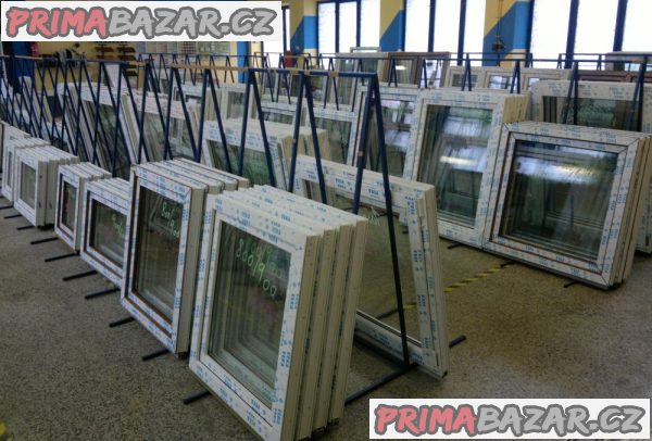 Plastové okno 120x120 zlatý dub – fotografie 2