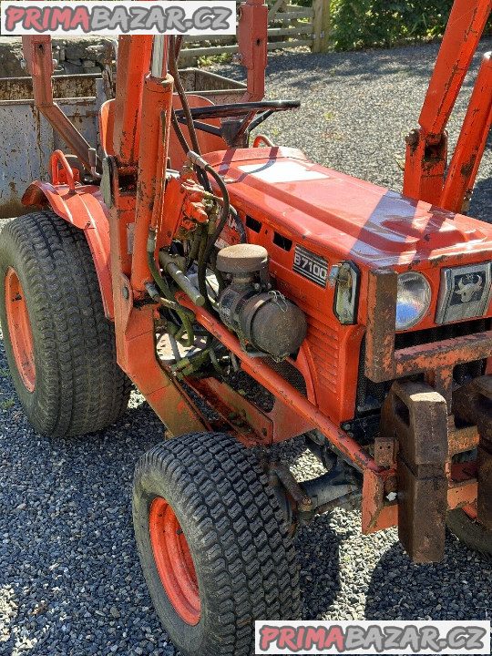 Traktor Kubota B7-IOO 4WD s příslušenstvím – fotografie 2