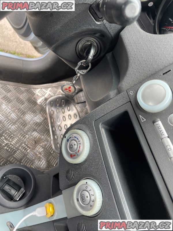 Mitsubishi Colt – fotografie 9