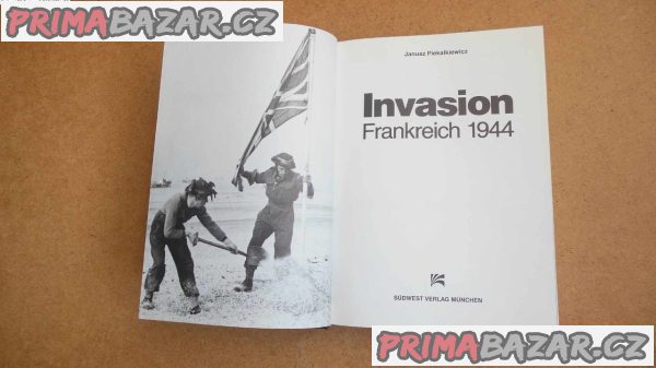 Kniha INVASION – fotografie 2