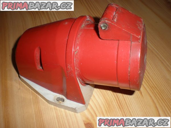 ZÁSUVKA PEVNÁ 32A / 400V – fotografie 1