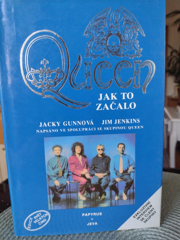 Kniha Queen - Jak to začalo – fotografie 1