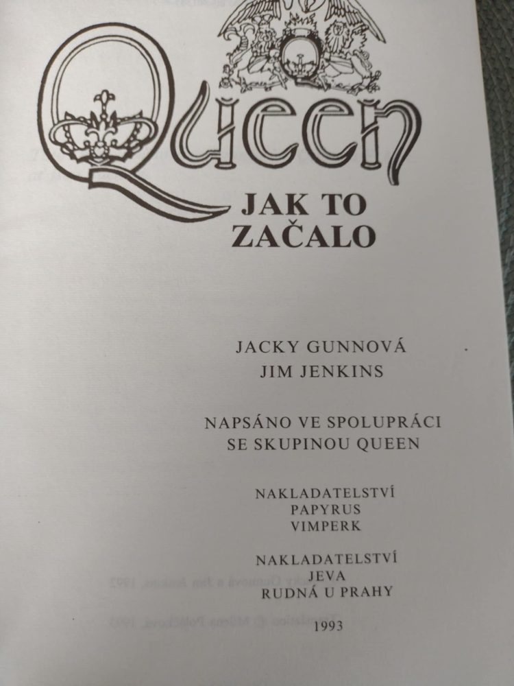 Kniha Queen - Jak to začalo – fotografie 3