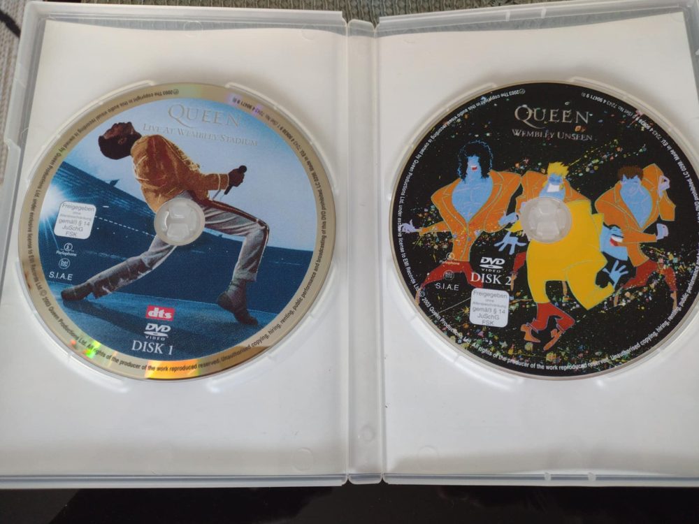 Dvou DVD Queen - Koncert ze stadionu ve Wembley – fotografie 2