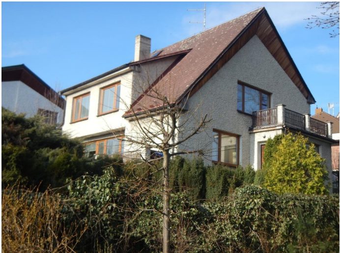 RD Příbram, užit. pl. 230 m2, poz. o vým. 1.012 m2 – fotografie 1
