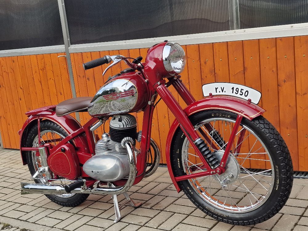 Jawa 250 pérák 1950 Po Renovaci – fotografie 1